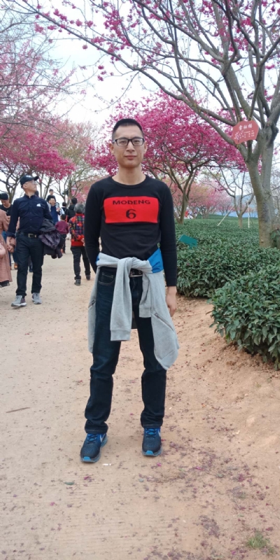 小梁的第一张照片--龙海相亲网