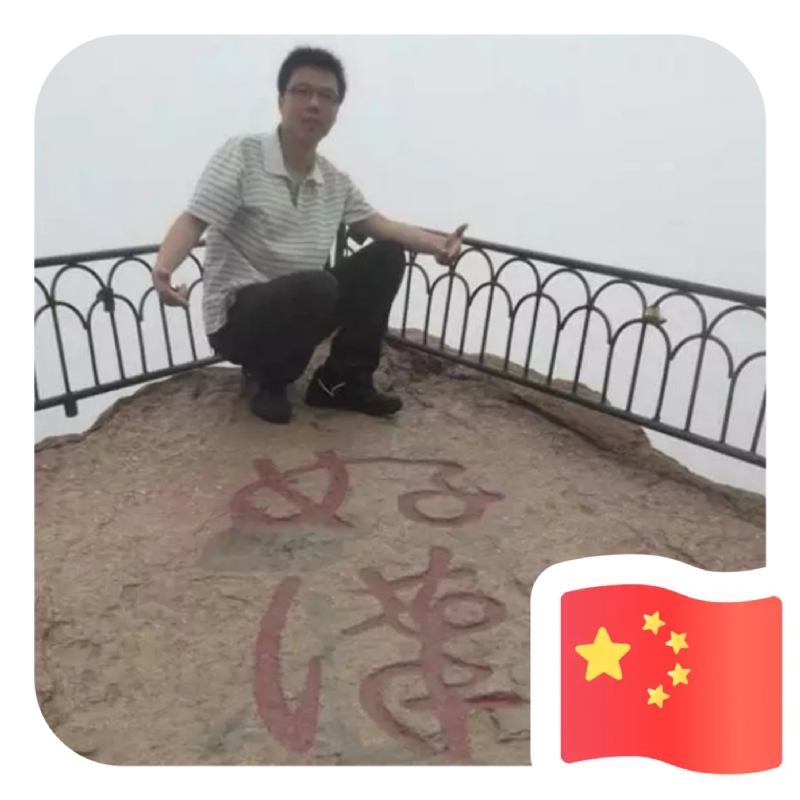 一只小虎牙的第一张照片--龙海相亲网