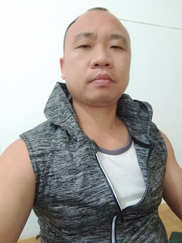 whm的第二张照片--龙海相亲网