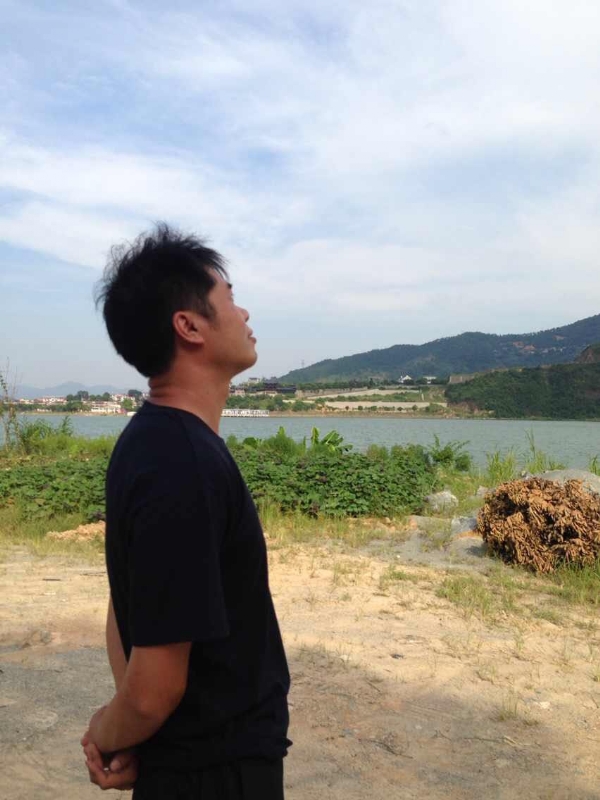 雾里看花的第一张照片--龙海相亲网
