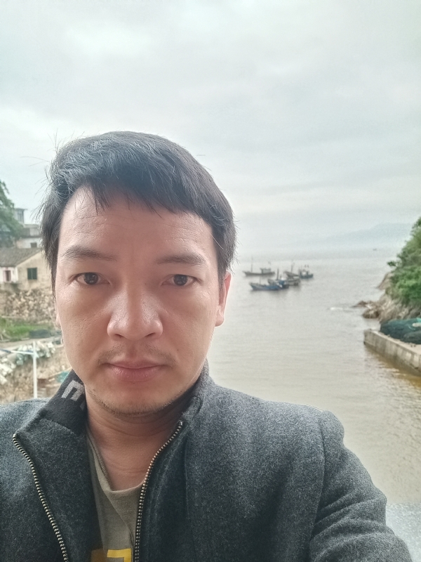 啊亮的第一张照片--龙海相亲网