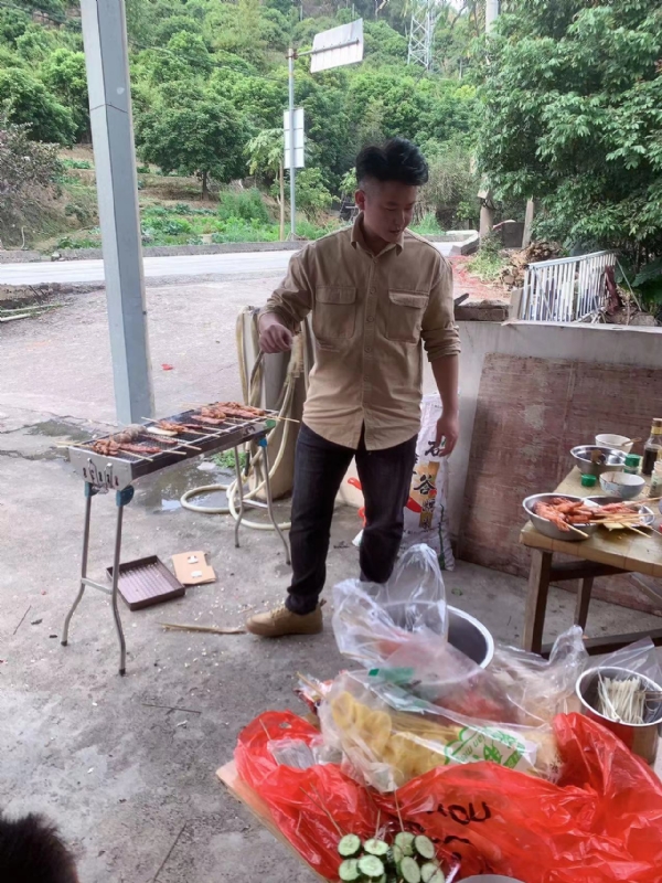 你黑我哟的第一张照片--龙海相亲网